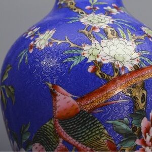 Blue ground braised flower icing on the cake fishtail bottle